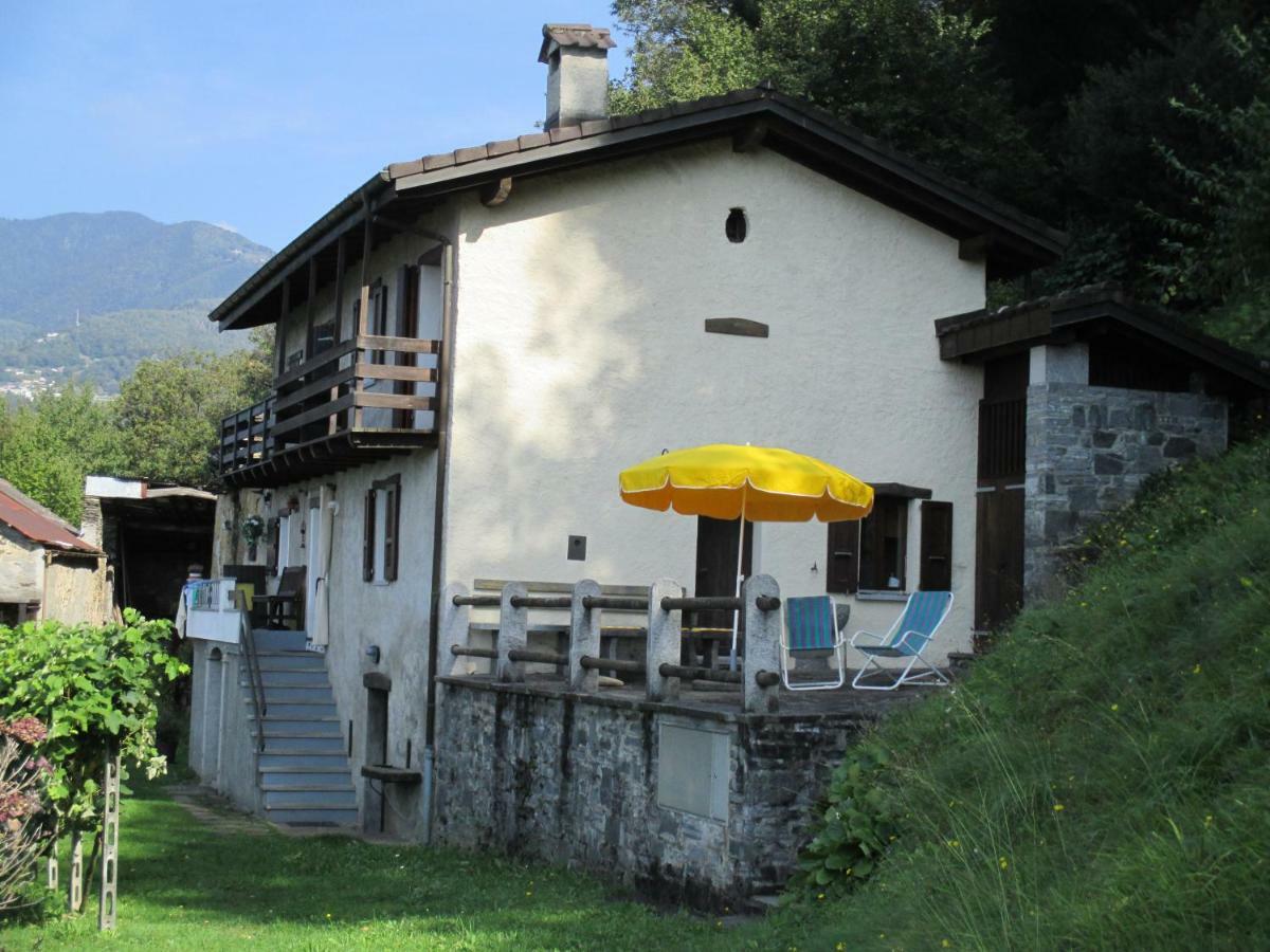 Casa Comelina Villa Camorino ภายนอก รูปภาพ